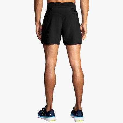 Vue (arrière) du modèle de Brooks Sherpa 5" 2-in-1 Short pour hommes