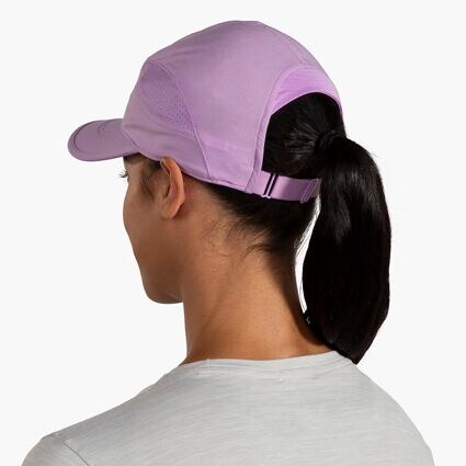 Model (back) view of Brooks Chaser Hat for unisex