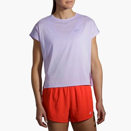 Vue (avant) du modèle de Brooks Sprint Free Short Sleeve pour femmes