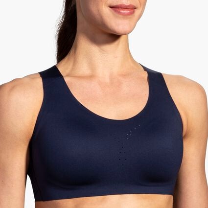 Model (front) view of Brooks Dare Crossback Run Bra for null