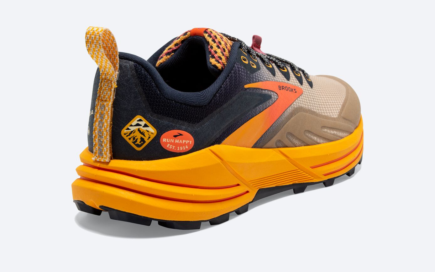 Cascadia 16: zapatillas de hombre flexibles para correr montaña