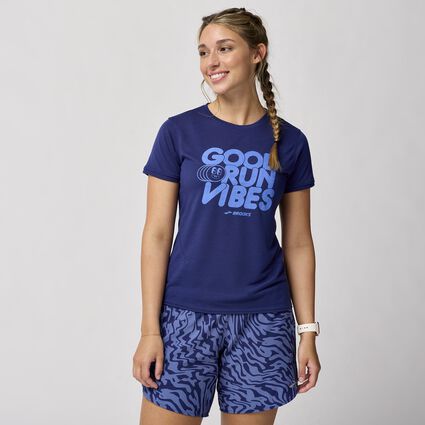 Vue (avant) du modèle de Brooks Distance Short Sleeve 3.0 pour femmes