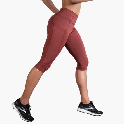 Brooks Method 1/2 Crop Tight für Damen – Ansicht aus einem Winkel bei Bewegung (Laufband)