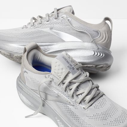 Öffne Bild Adrenaline GTS 25 Nummer 2 in der Galerie