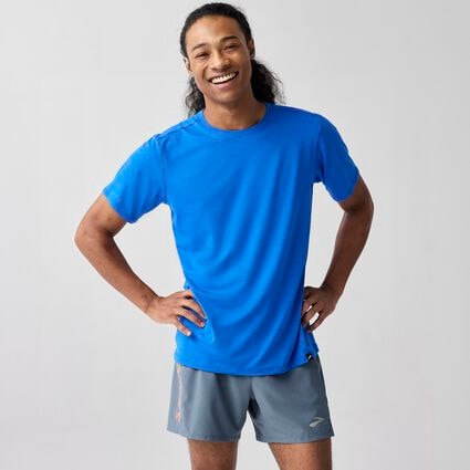 Vista del modelo (frontal) Brooks Luxe Short Sleeve para hombre