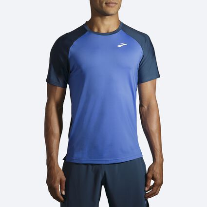 Model (front) view of Brooks Run Within Short Sleeve for men