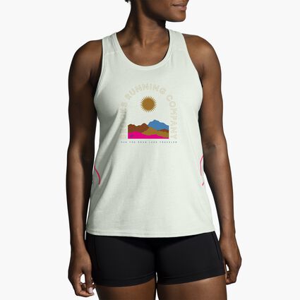 Model (front) view of Brooks Distance Tank 2.0 for women