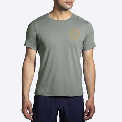 Model (front) view of Brooks Distance Short Sleeve 2.0 for men