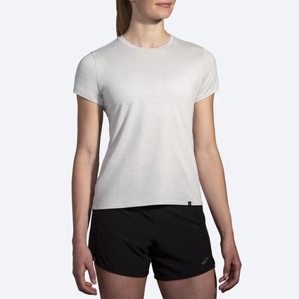 Vue (avant) du modèle de Brooks Luxe Short Sleeve pour femmes