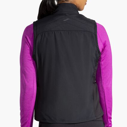 Vista del modelo (trasera) Brooks Shield Hybrid Vest para mujer