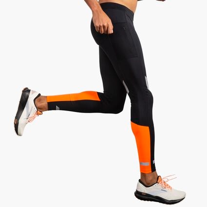Brooks Run Visible Tight 2.0 für Herren – Ansicht aus einem Winkel bei Bewegung (Laufband)