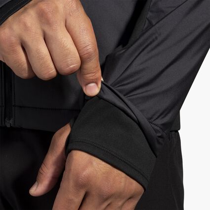 Dettaglio 5 vista di Brooks Shield Hybrid Jacket 3.0 da uomo