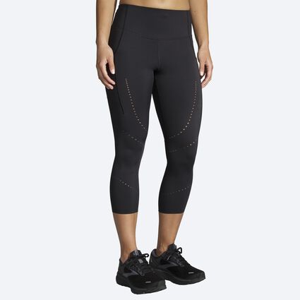 Model (front) view of Brooks Method 3/4 Tight for women