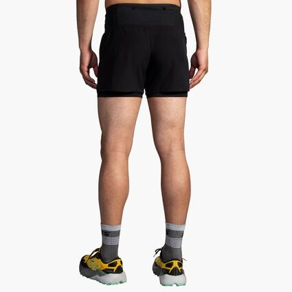 Vue (arrière) du modèle de Brooks High Point 5" 2-in-1 Short 2.0 pour hommes