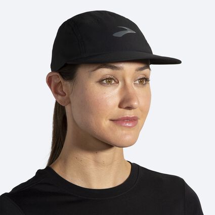 Model (front) view of Brooks Propel Hat for unisex