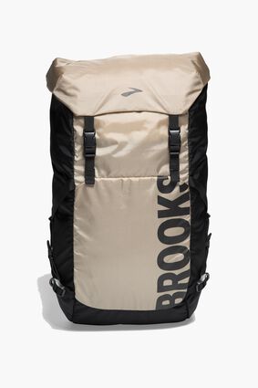 Laydown (front) view of Brooks Stride Pack for unisex