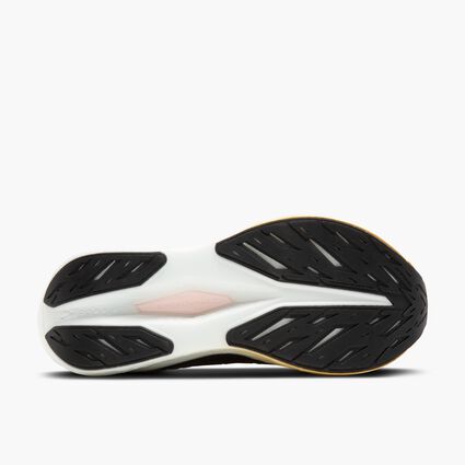 Vista dal basso di Brooks Hyperion Max 2 da donna