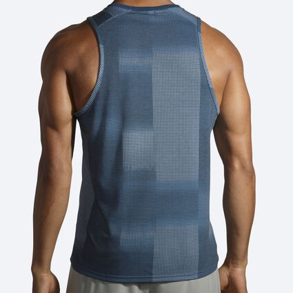 Model (back) view of Brooks Distance Graphic Tank for men