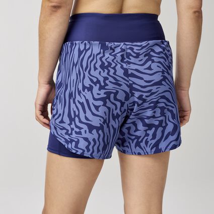 Model (back) view of Brooks Chaser 5" 2-in-1 Short 2.0 for women