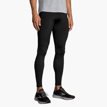Vista angolare (rilassata) del modello di Brooks Source Tight da uomo
