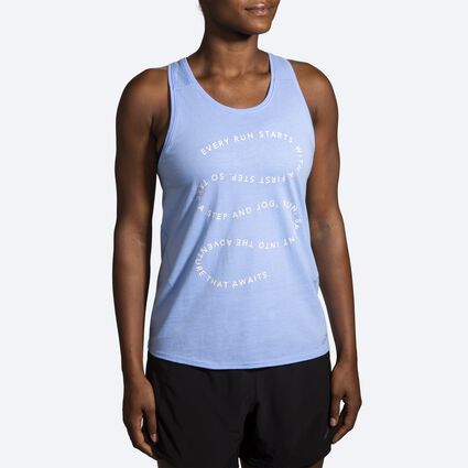 Model (front) view of Brooks Distance Tank 2.0 for women
