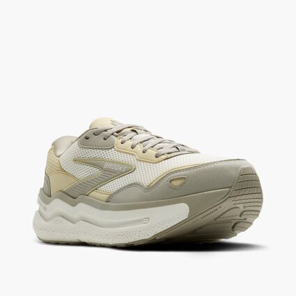 Vista del revestimiento protector y la puntera de Brooks Ghost Max SE para hombre