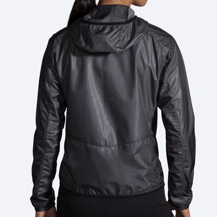 Vue (arrière) du modèle de Brooks All Altitude Jacket pour femmes