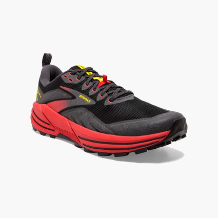 Vue du garde-boue et des orteils de Brooks Cascadia 16 pour hommes