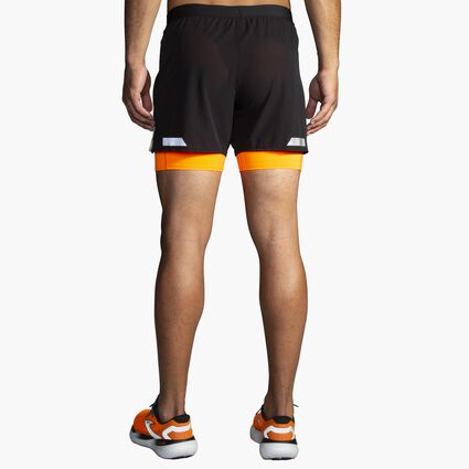 Brooks Run Visible 5" 2in1 Short 2.0 für Herren – Model-Ansicht (von hinten)