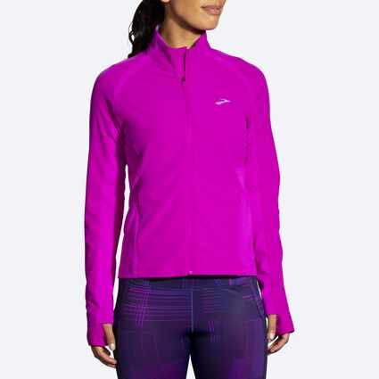 Model (front) view of Brooks Fusion Hybrid Jacket for women