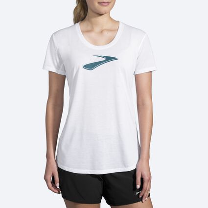 Vista del modelo (frontal) Brooks Distance Graphic Tee para mujer