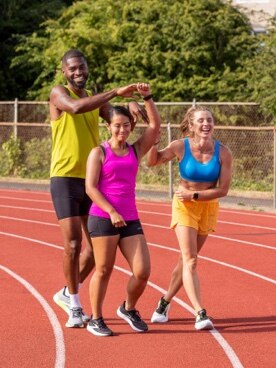 Des runners de bonne humeur