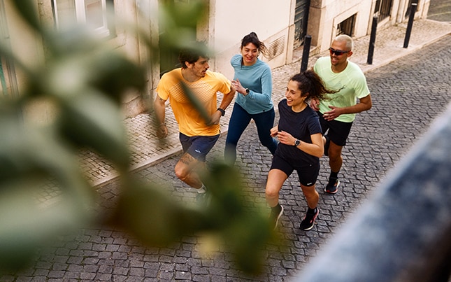 Afbeelding van een Brooks-schoen en schoenendoos. 