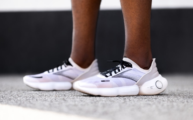 A model wearing Brooks Aurora