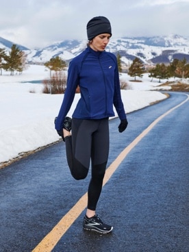 runner stretching