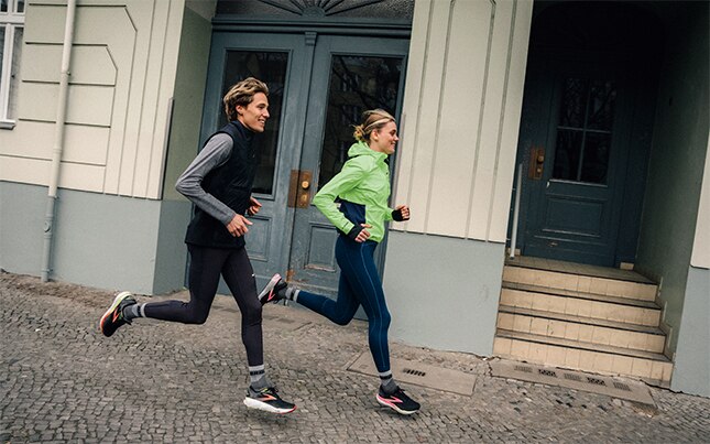 Moment … Kann ich im Fitnessstudio nicht einfach Laufschuhe tragen?