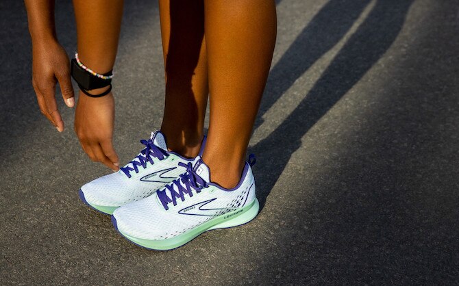 S’étirer pour toucher le sol