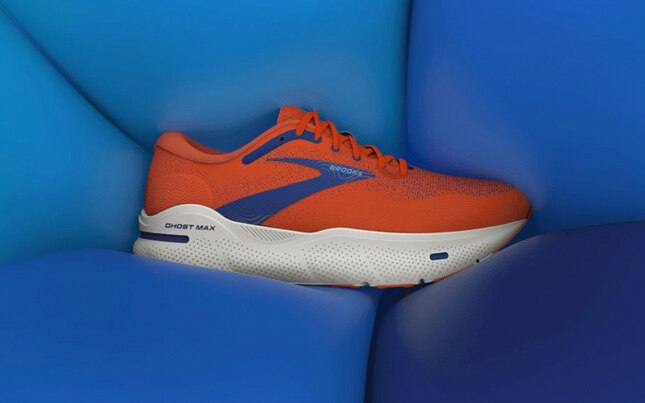 A zoomed in product shot of the running shoe Ghost Max.