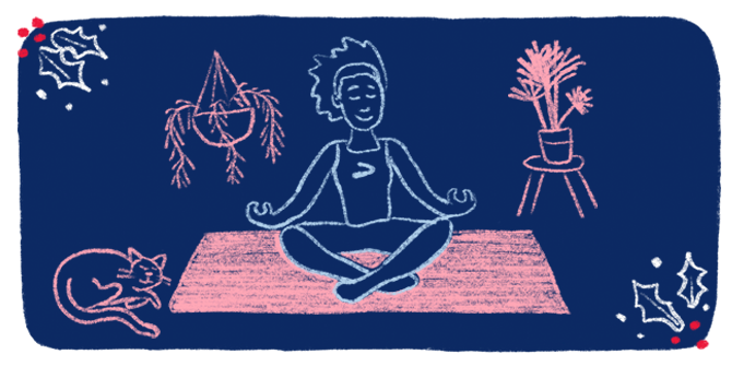 Un coureur portant un haut avec un logo Brooks est assis au milieu d’une pièce dans une posture de yoga entouré de plantes et d’un chat endormi.