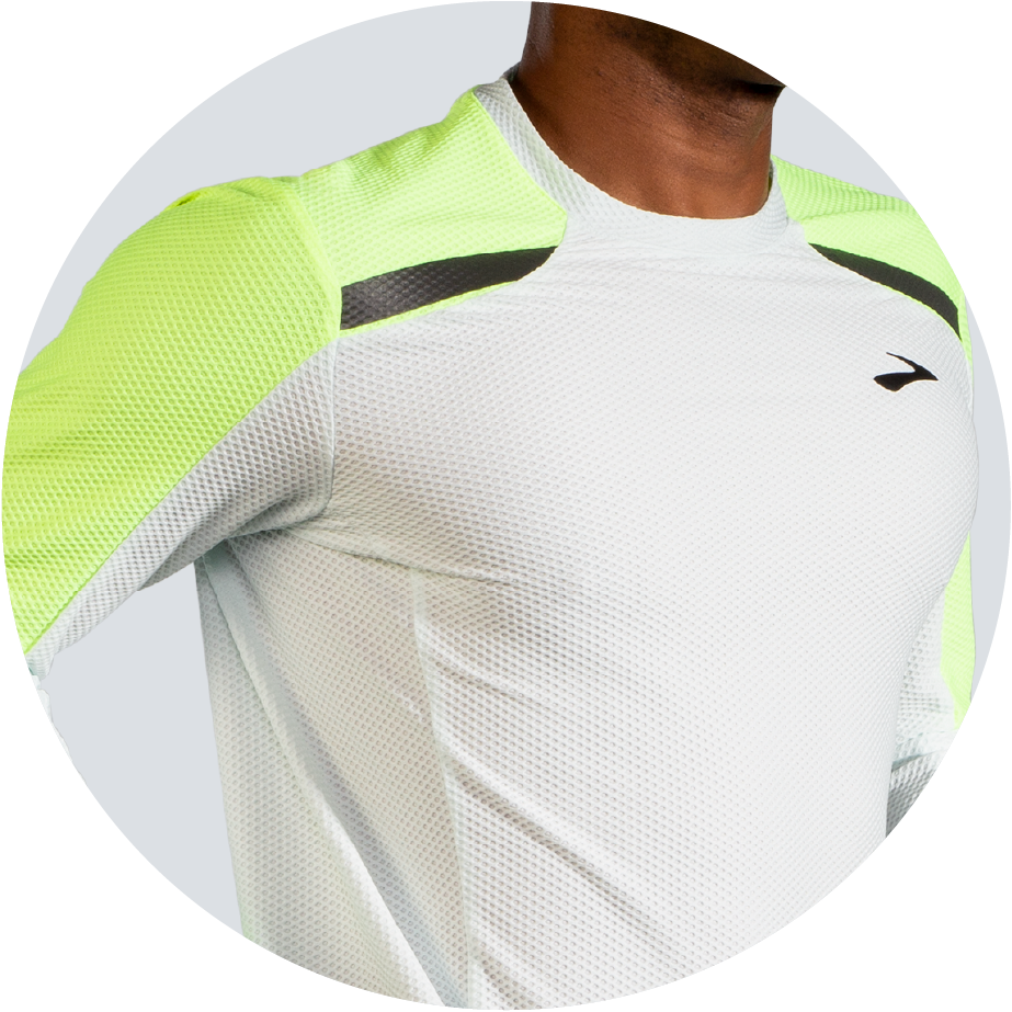 Brooks Women's Carbonite Long Sleeve Running Shirt 26 Brooks Women's Carbonite Long Sleeve Running Shirt -Favorite Wear F21 Brcom FeatCO Image2 M CarboniteLongSleeve XL