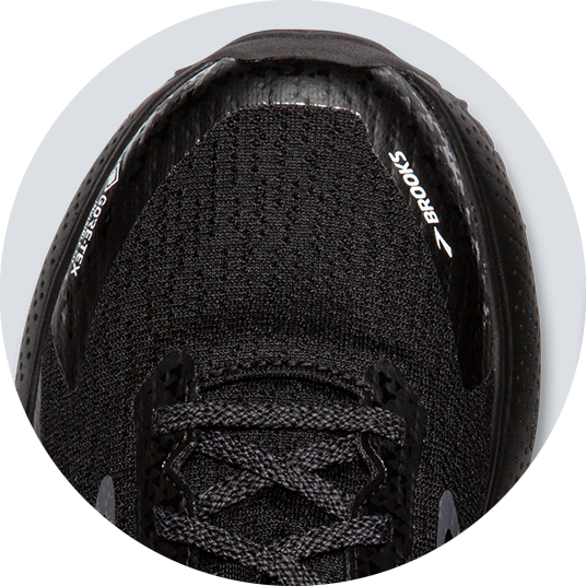 Familiar road-shoe fit