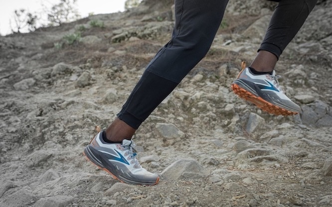 10 Best Shoes for Knee and Back Pain 2023