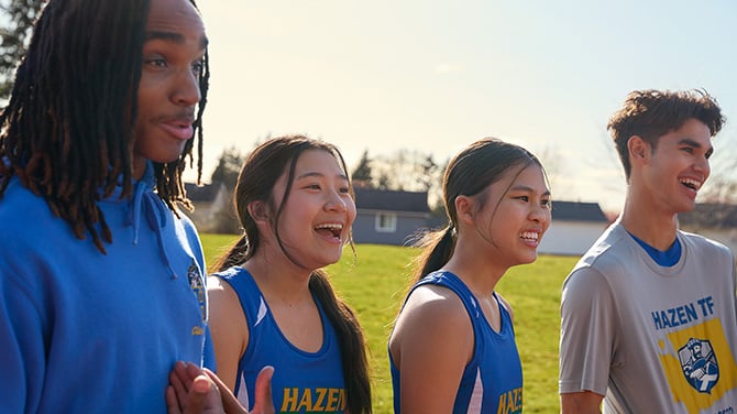 École secondaire Hazen - à partir de la gauche : Max R., Emma H., Angelica N. et Gavin P.