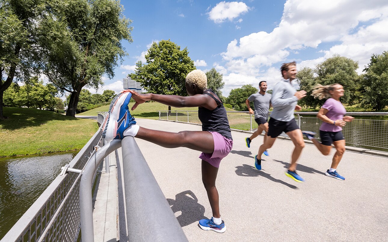 6 esercizi di riscaldamento prima della corsa | Brooks Running