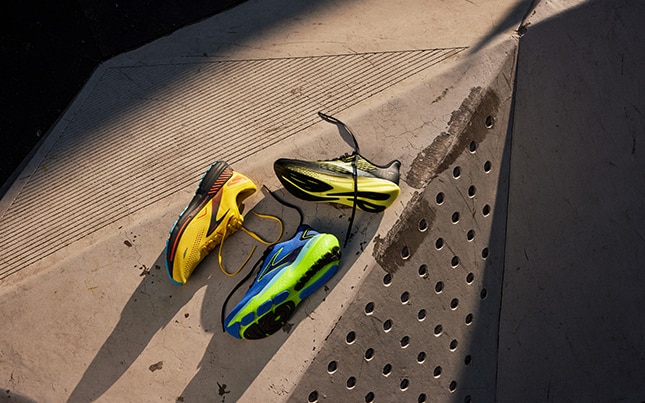 Zapatillas para correr maratones diseñadas para el asfalto