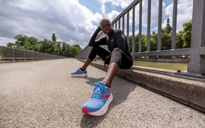 Runners wearing the Ghost Max