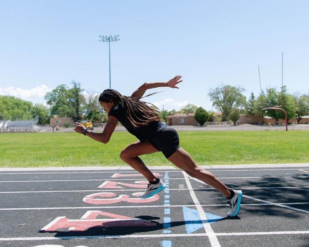 Nia Akins practicing starts