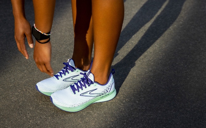 S’étirer pour toucher le sol