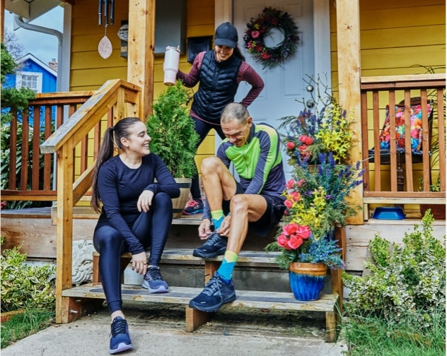 Francisco souriant sur le sentier