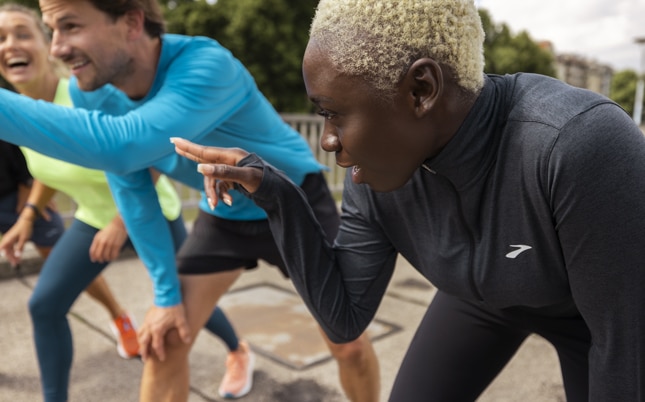 Hardlopers die zich voorbereiden voor de race
